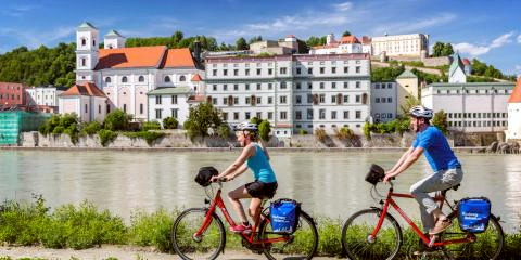 Titelbild für Mit Rad und Schiff entlang der Donau
